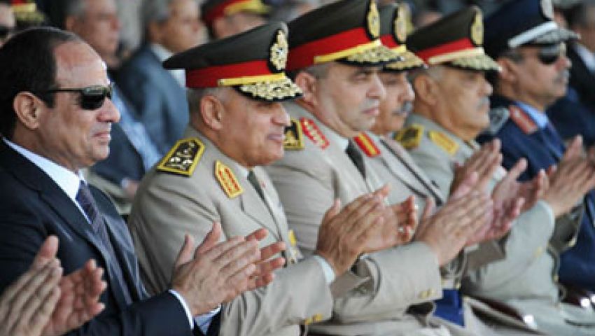 ثوار وسياسيون يطالبون بإقالة المسئولين العسكريين ومحاكمتهم